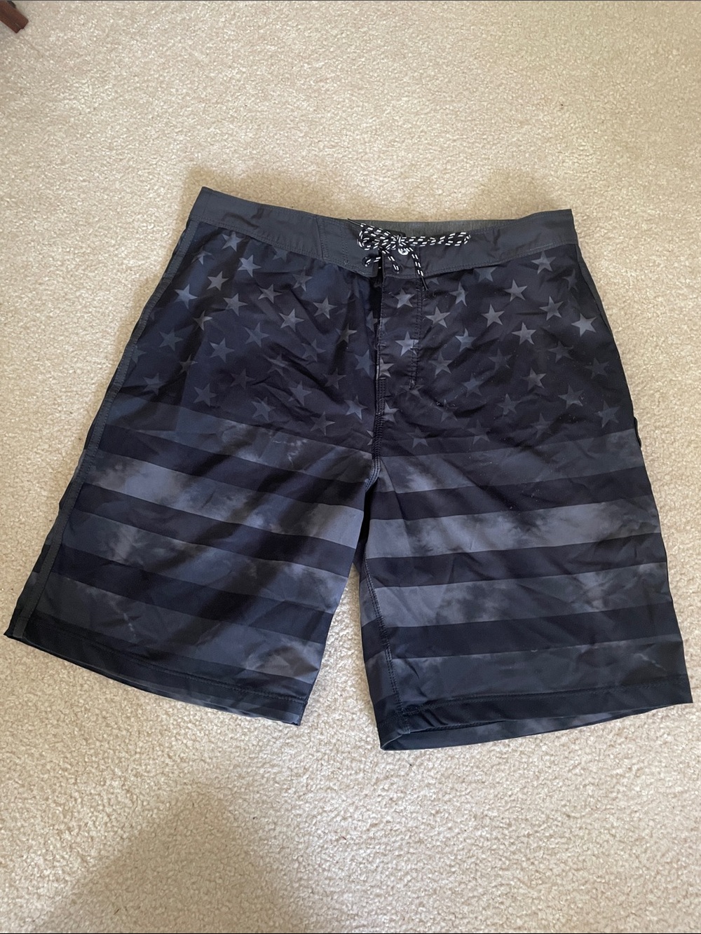 Hurley Men’s Black Star-Stripe Swim Trunks